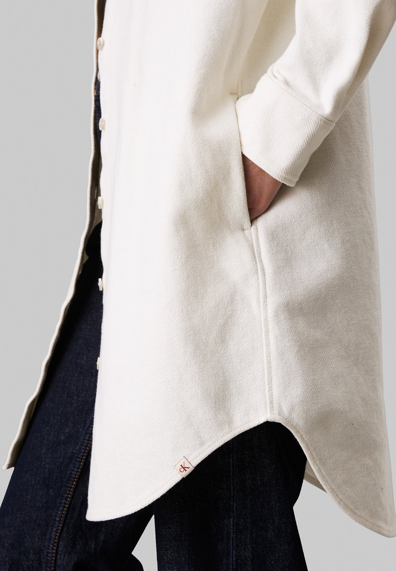 Calvin Klein Jeans Shirt dress - ivory/off-white - Zalando