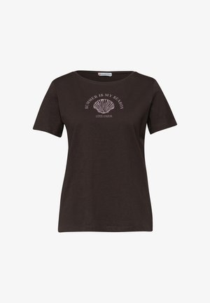 Camiseta de manga corta marrón oscuro con cuello redondo, con una imagen de una concha y el texto "SUMMER IS MY SEASON CÔTE D'AZUR" en el pecho.