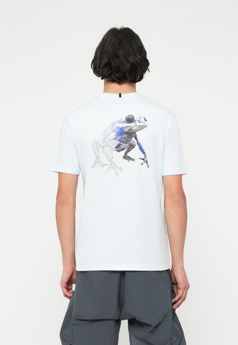 Oakley FUTURESCAPE FROG TEE - Triko s potiskem - frost
