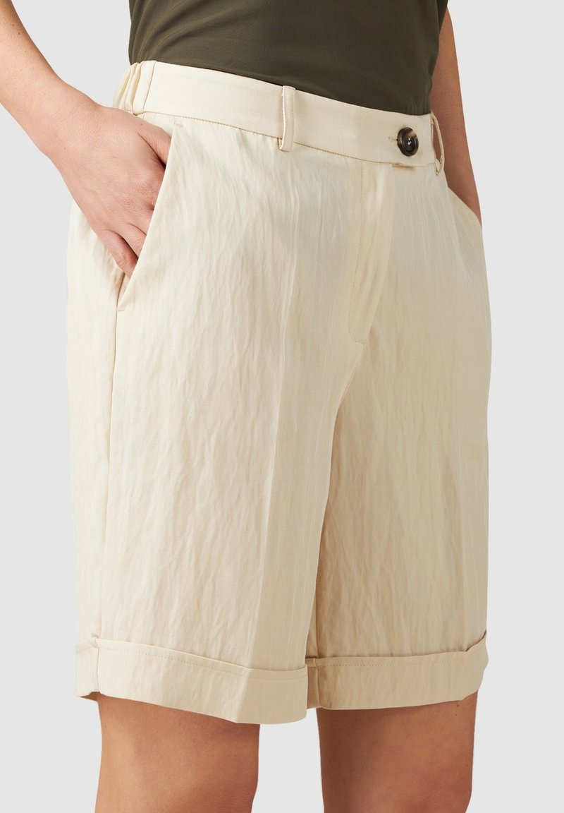Bianco Shorts 11337
