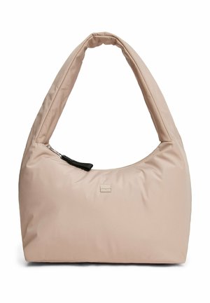 Borsa in nylon imbottito di un delicato colore rosa, con silhouette curva, manico largo e chiusura con zip. Dettaglio del logo minimalista in hardware color argento.