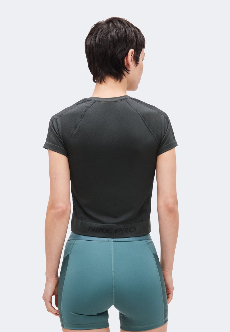 Nike Performance Sportovní tričko - dark smoke grey