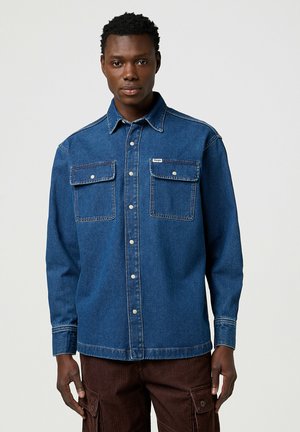 Wrangler LONG SLEEVE LOOSE FIT - Denim jacket - retro blue