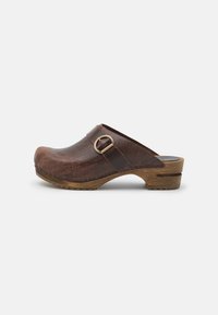 Unselected, antique brown
