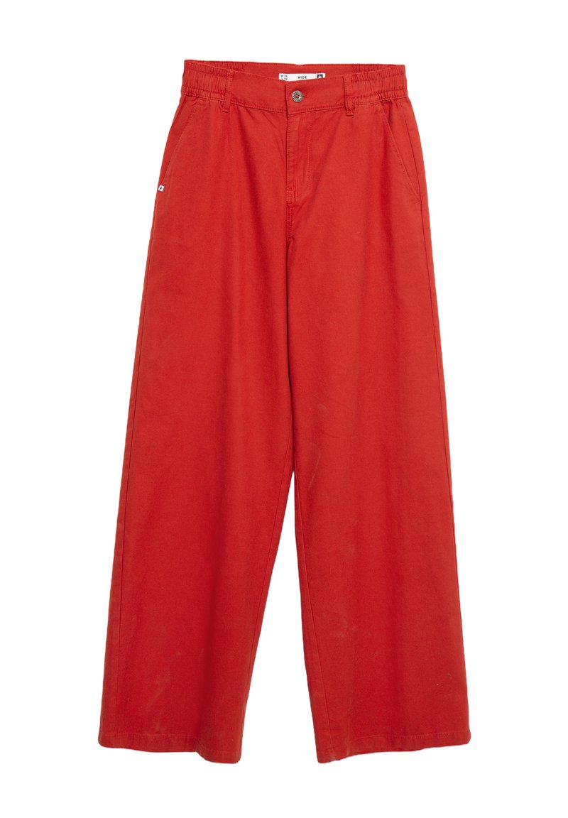 Pantalones de pierna ancha rojos, confeccionados en algodón, con una cinturilla regular y un botón, bolsillos laterales y una textura suave.