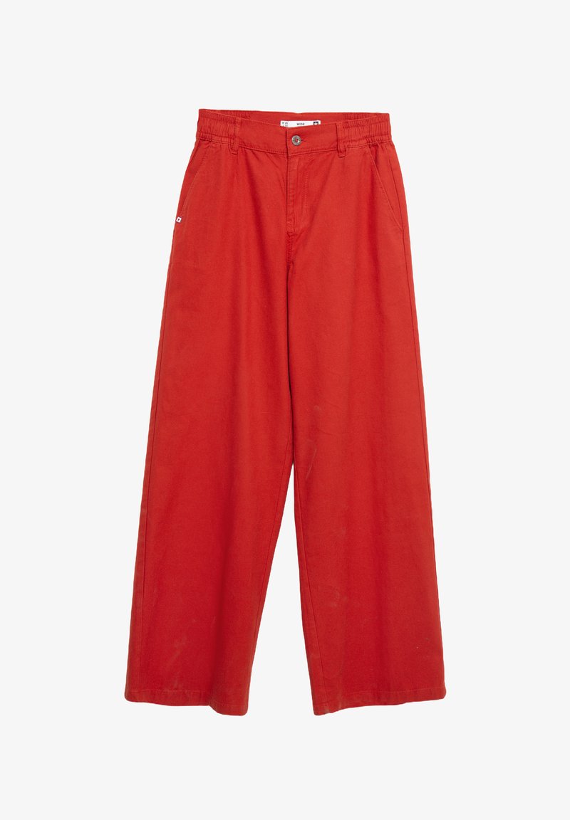 Pantalones de pierna ancha rojos, confeccionados en algodón, con una cinturilla regular y un botón, bolsillos laterales y una textura suave.
