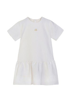 Vestito bianco a maniche corte con tessuto strutturato, scollo tondo, orlo arricciato e piccolo emblema dorato al centro del petto.