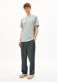 ARMEDANGELS MAARKOS - T-Shirt basic - morning dew