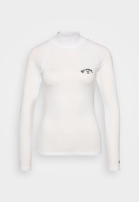 Dugih rukava, bijeli rash guard izrađen od glatkog materijala, s visokim izrezom i crnim logotipom na prsima.