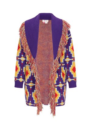 Cardigan tricotat cu guler purpuriu, margini ciufulite și un model geometric multicolor cu accente roșii, galbene și albastre.