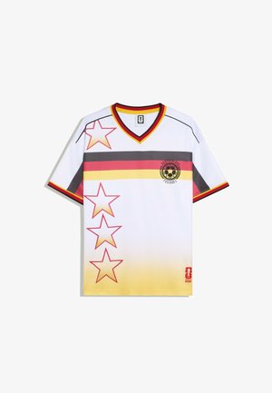 Bershka, FIFA TSHIRT - T-Shirt print - white