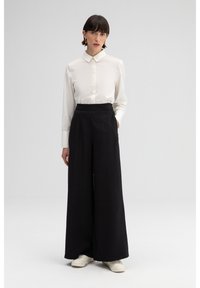 Touché Privé HIGH  WAISTED CUPRA  - Hlače - black