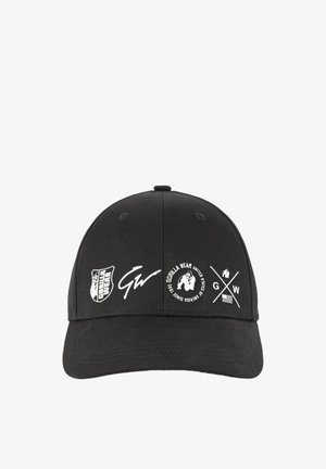 Casquette de baseball noire avec des logos et du texte Gorilla Wear blancs sur le devant, incluant des illustrations de gorilles et les initiales de la marque GW.