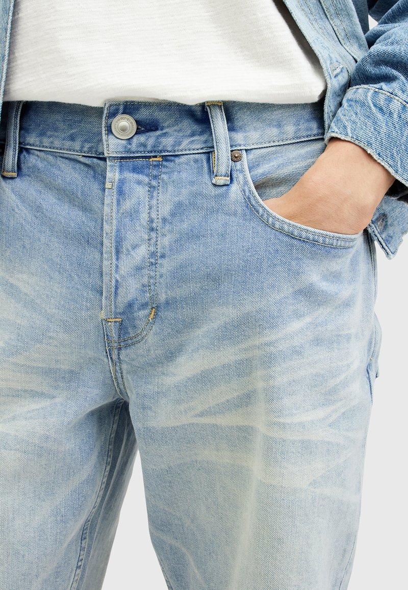 AllSaints SWITCH - Denim shorts - light indigo blue/light-blue 