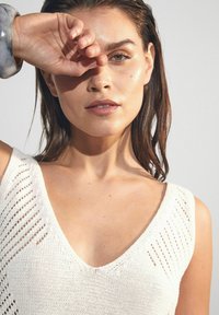 Reiss REGULAR FIT HELENA OPEN  - Top - ivory cream
