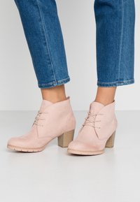 Marco Tozzi Botines bajos - light pink