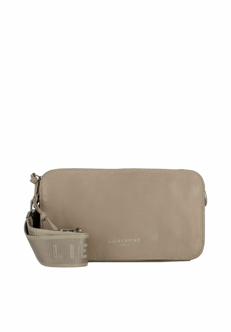 Beige Leder Umhängetasche mit glatter Textur, Reißverschluss und einem Stoffriemen mit geprägten "LIEBESKIND"-Logoakzenten.