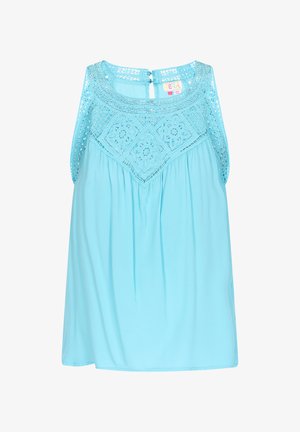 Šviesiai mėlyna be rankovių palaidinė su nėrinių detalėmis, vaizduojančiomis gėlių motyvus. Laisvas siluetas su susiraukšlėjusia medžiaga po nėrinių detale.