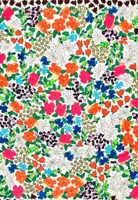 Patrón de tela floral con varias flores de colores brillantes, incluyendo rojo, rosa, naranja, azul y blanco, sobre un fondo claro con hojas verdes.