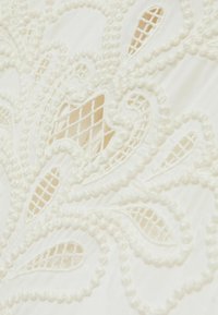 Reiss REGULAR FIT - IYLA FLORAL CUT-OUT EMBROIDERY  - Palaidinė - ivory