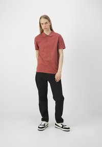Levi's® Polotričko - mahogany