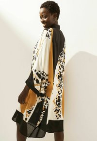 Next SPLICED LONGLINE KIMONO  - Viitta - animal print