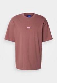 Unselected, medium brown