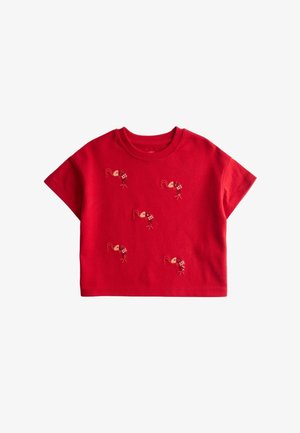 Rotes kurzärmeliges Kleinkind-Shirt mit Rundhalsausschnitt und fünf bestickten Garnelendesigns auf der Vorderseite.