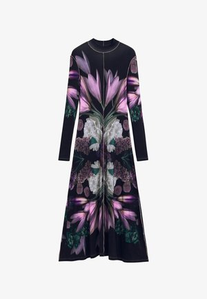Abito a maniche lunghe con stampa floreale in tonalità di viola, bianco e verde su sfondo nero. Tessuto liscio con una forma fluida.