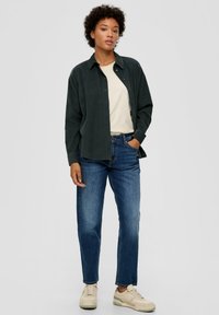 s.Oliver Button-down blouse - tannengrün