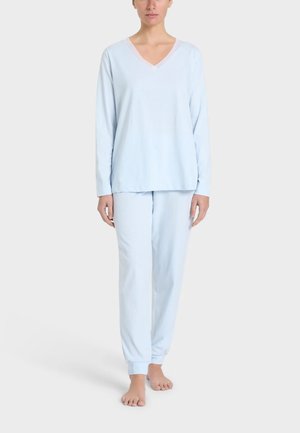 Set di pigiama azzurro chiaro composto da una maglietta a maniche lunghe con scollatura a V e colletto a contrasto, abbinata a pantaloni tapered con polsini elastici.