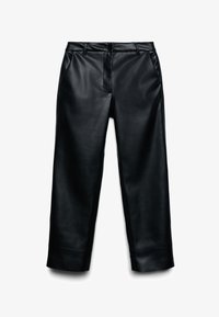 Selezionato, ultrablack