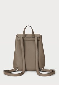 Lauren Ralph Lauren PEBBLED LEATHER MEDIUM CAMERYN BACKPACK - Hátitáska - taupe brown