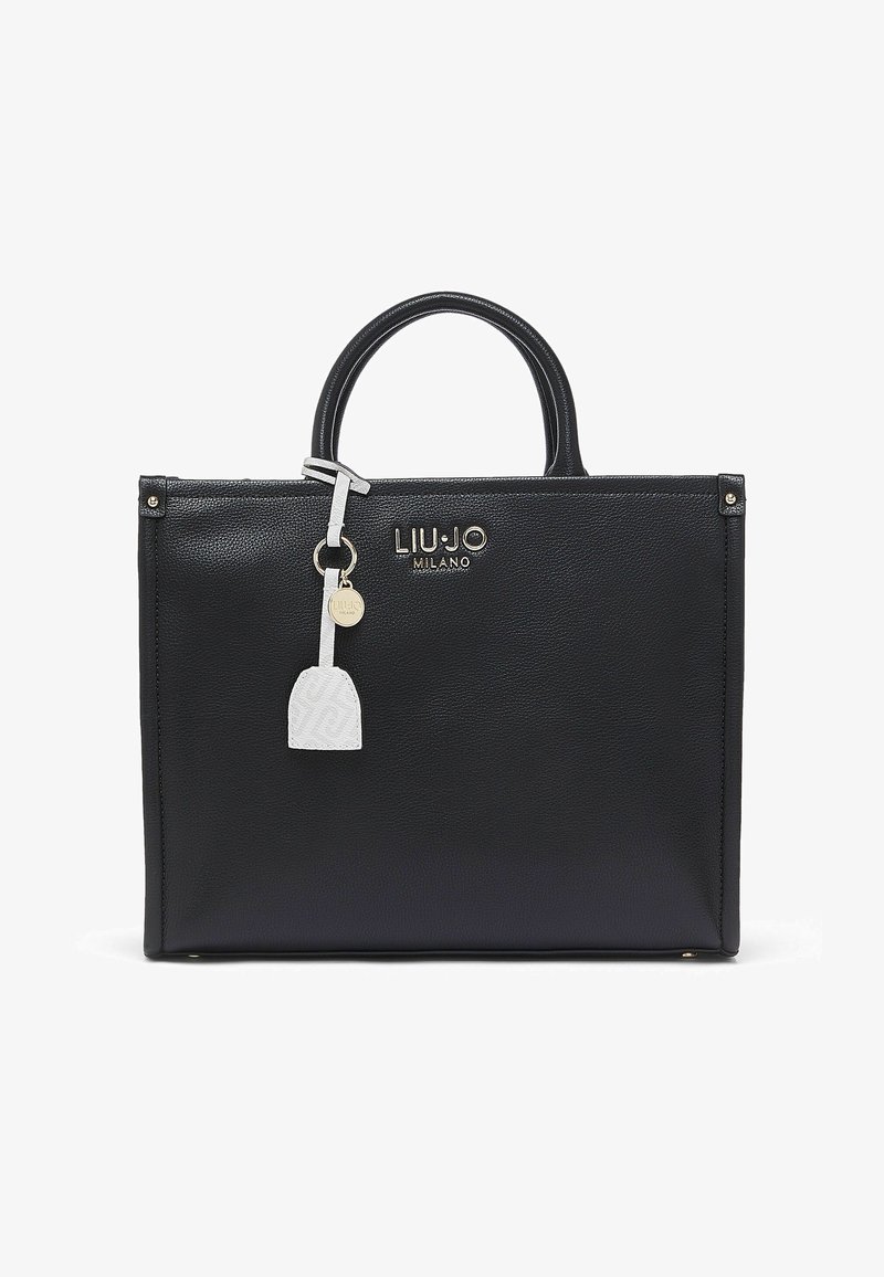 Sac cabas en cuir noir avec un design structuré, deux poignées supérieures et un charm blanc avec détail de logo. Accents en métal doré inclus.