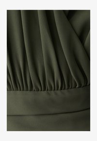 Nevybrané, dark olive