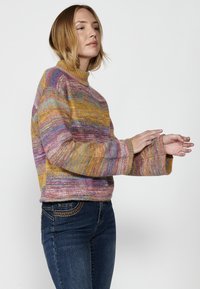 Koroshi Pulover - multicolor