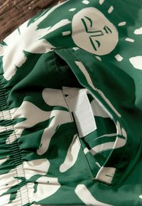Next REGULAR FIT - Fürdőnadrág - green ecru
