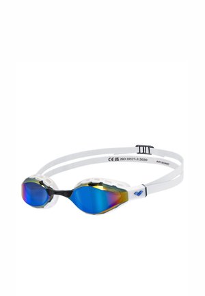 Gafas con montura blanca y lentes espejo dobles azules. Puente nasal negro texturizado y correas ajustables para un ajuste seguro. Certificadas por CE.