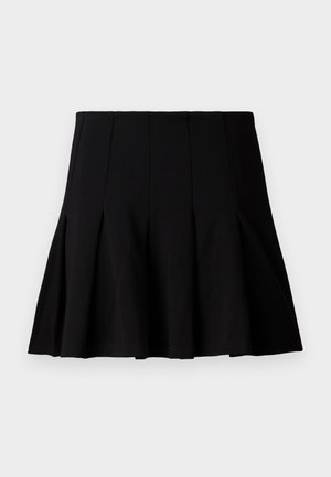 Gonna nera corta plissettata realizzata in un tessuto liscio. Presenta una cintura elastica e una silhouette svasata che arriva a metà coscia.