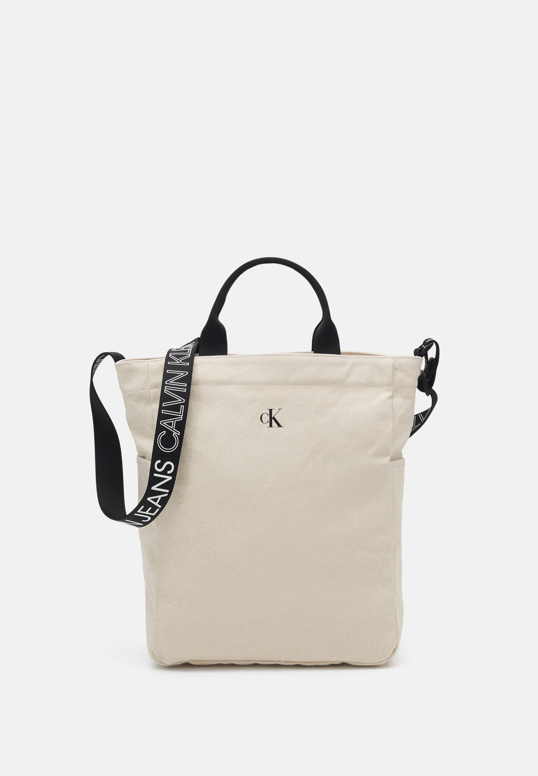Calvin Klein Jeans LOGO TAPE TOTE - Bolso shopping - muslin/beige -  Zalando.es