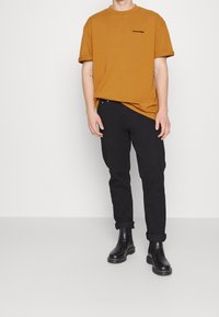 Pegador T-paita - light brown