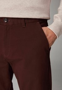 Next STRETCH - Hlače - dark burgundy