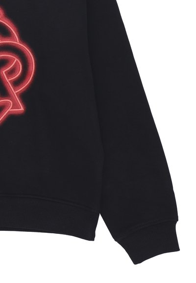 Felpa nera con un design grafico testurizzato e vivace rosso sulla parte anteriore. Presenta polsini e orlo a costine per una vestibilità aderente.