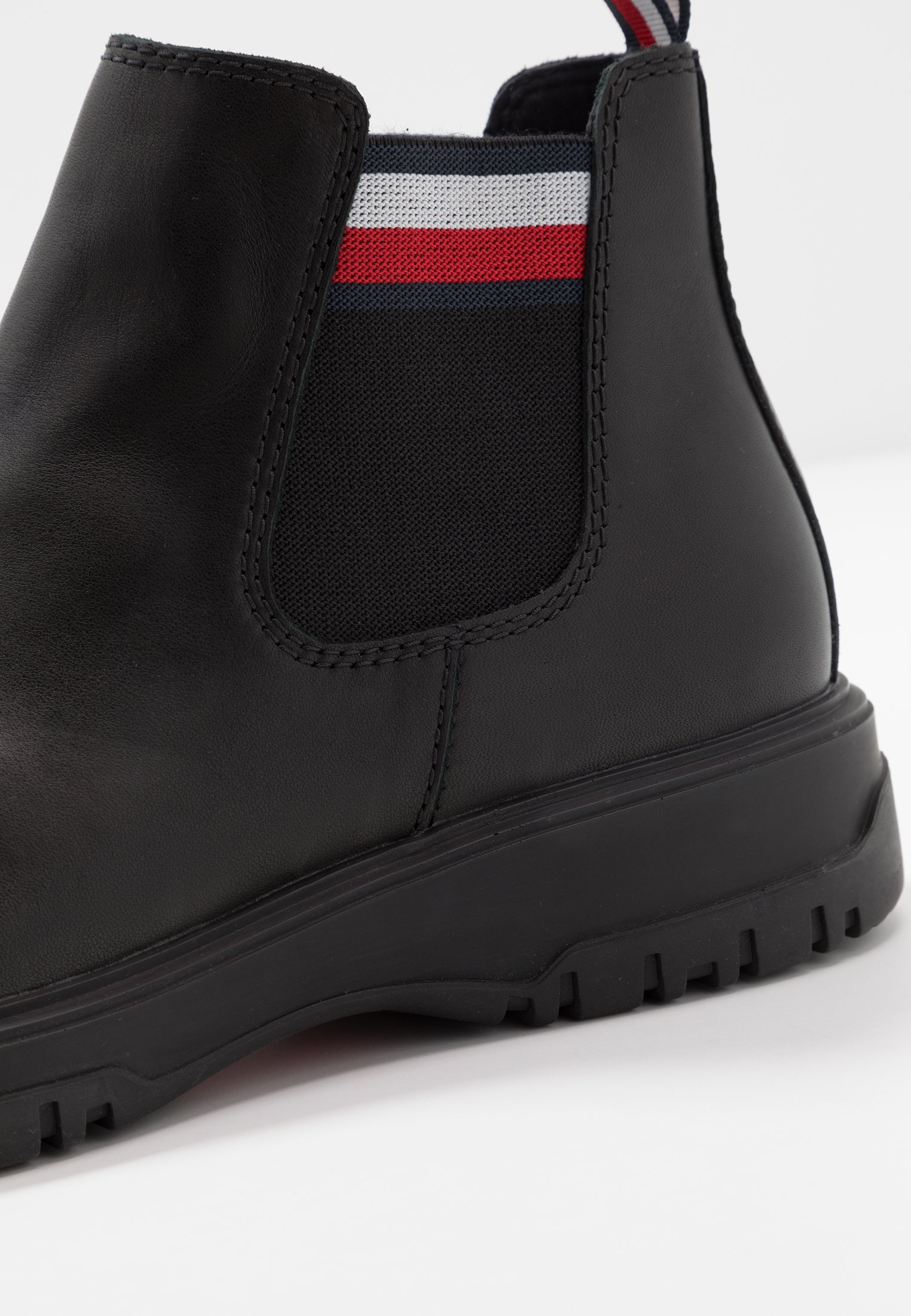 tommy hilfiger metallic cleated chelsea boot