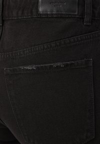 Vero Moda VMNINETEEN - Džinsa auduma šorti - black