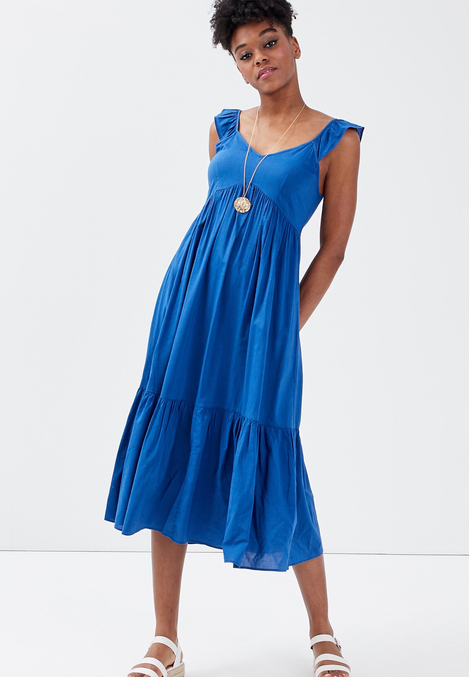 robe bleu cache cache