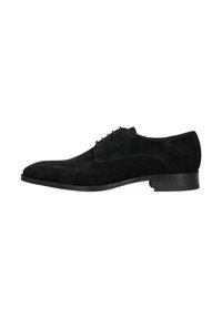Zwarte suede veterschoenen met een glad bovenwerk, ronde neus en een lage gestapelde hak. Eenvoudig ontwerp met minimale details.