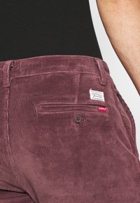 Levi's® Chinos - sassafras