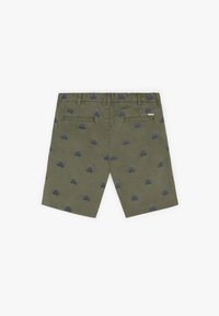Shorts vert olive avec des motifs brodés bleus. Comprend deux poches arrière et un design à coupe droite. Matière douce en coton.