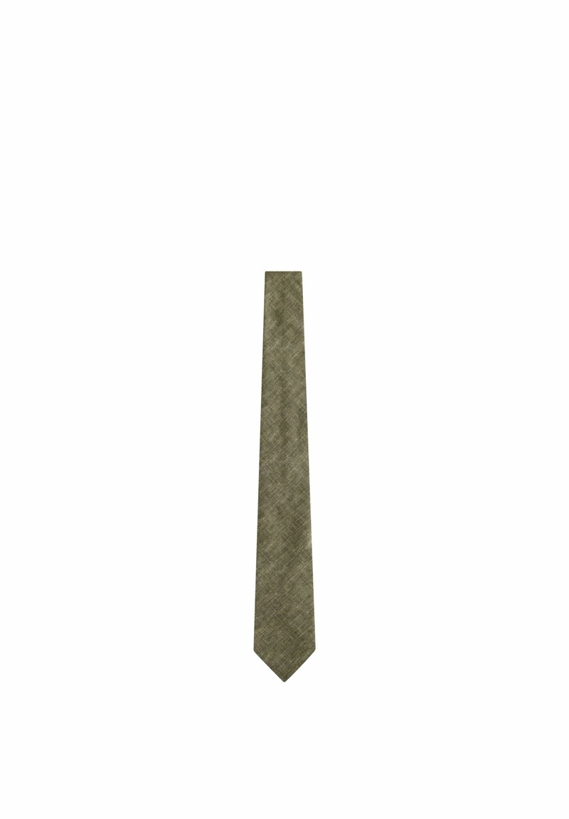 Cravate vert olive avec un motif en chevrons texturé. Design slim avec une pointe, fabriquée à partir d'un tissu doux et léger.